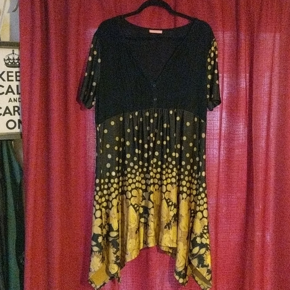 Black Tunic with Flowers and Polka Dots L